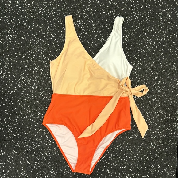 CUPSHE One Piece Swimsuit Wrap Color Block - Picture 1 of 5